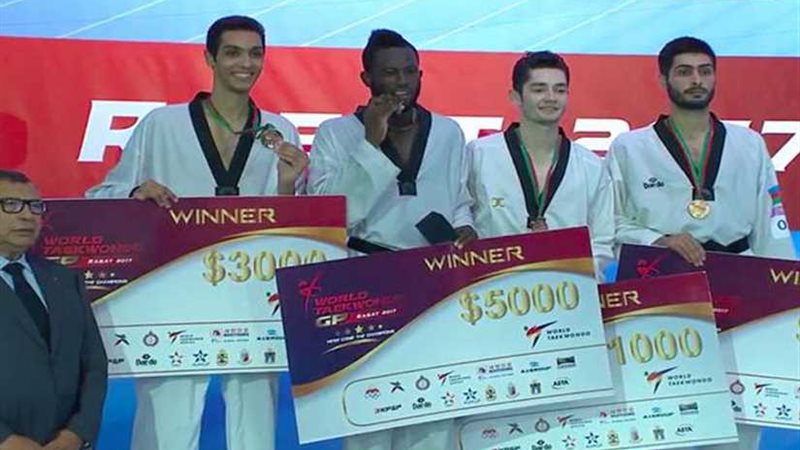 سيف عيسى يتوج ببرونزية