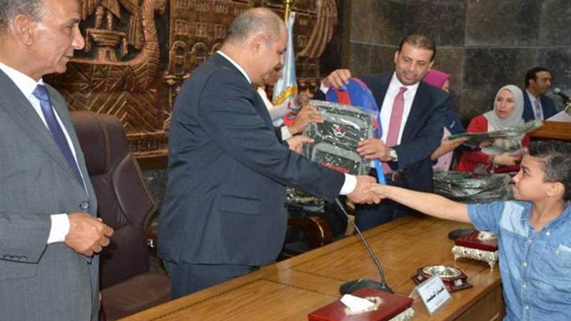 مستقل وطن يوزع 200