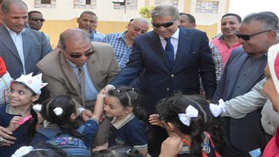 محافظ المنيا يتابع الاستعدادات النهائية للعام الدراسي الجديد بـ3 مراكز