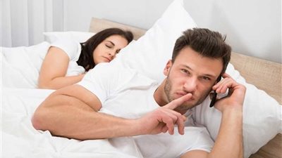 الحائر بين زوجته وعشيقته