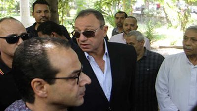 الخطيب ومجلس إدارة رموز الأهلي يودعون عادل هيكل إلى مثواه الأخير