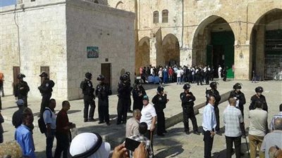 عشرات المستوطنين يقتحمون المسجد الأقصى تحت حراسة قوات الاحتلال