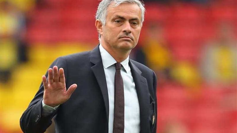 مورينيو ينتقد أداء