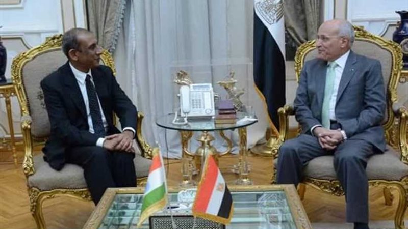 العصار يبحث مع سفير