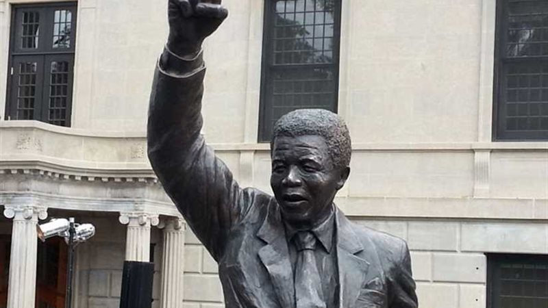 نيلسون مانديلا..