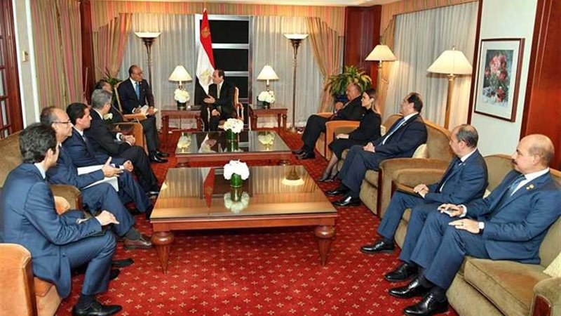 الرئيس السيسي يبحث