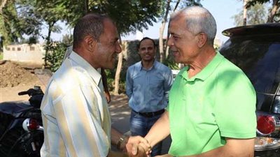 صدفة تجمع محافظ المنوفية بمعلمه في الكلية الحربية