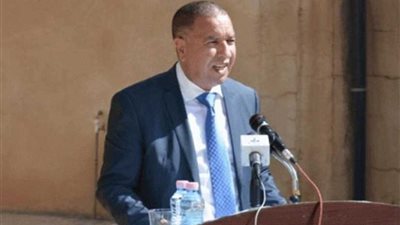 والى باتنة الجزائرية يثير جدلًا بسبب الصحابي 