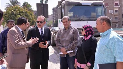 محافظ أسيوط يناقش تنفيذ منظومة النظافة على أرض الواقع.. صور