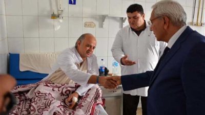 محافظ الدقهلية يتفقد مستشفى دكرنس