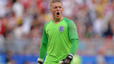 إيفرتون يجدد عقد حارسه الدولي 