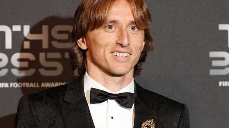 لوكا مودريتش يتوج