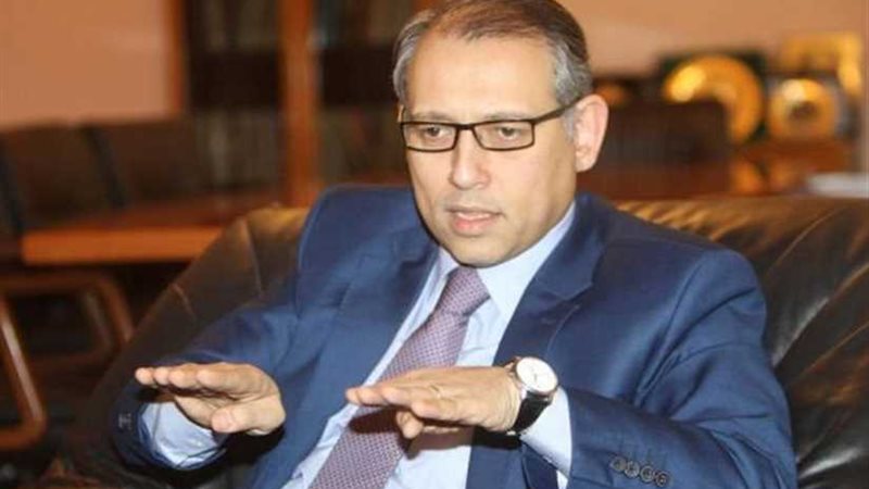 السفير المصري يحضر