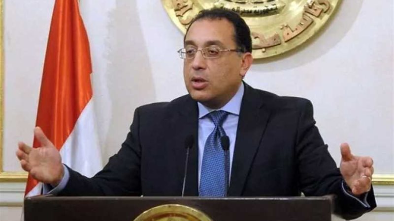 رئيس الوزراء يستمع