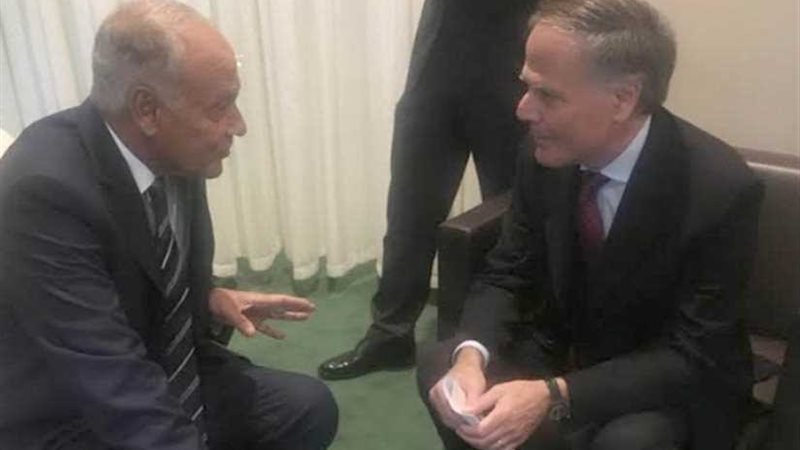 الأمين العام يستعرض