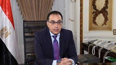 مدبولي يتابع معدلات تنفيذ محور قوص- نقادة بقنا