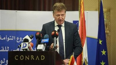 سفير الأتحاد الاوروبى وعدد من السفراء يزرعون الأشجار بمنطقة صحراء المماليك