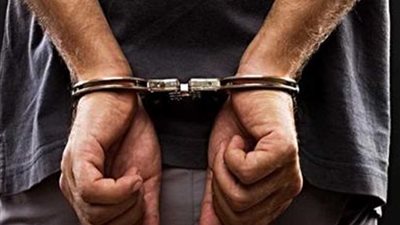 ضبط شخص لقيامه بتزوير الوثائق الرسمية وترويجها بالجيزة