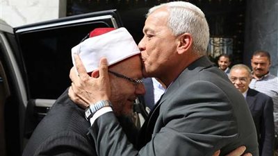 محافظ المنوفية يستقبل مفتي الجمهورية بمكتبه في الديوان العام