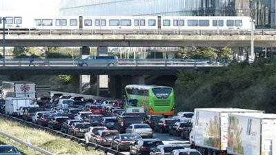 الدنمارك تغلق جسرين رئيسيين وتوقف حركة العبارات مع السويد وألمانيا