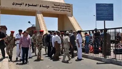 عودة 370 مصريًا من ليبيا وعبور 289 شاحنة عبر منفذ السلوم