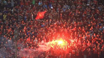 رسميا .. الكاف يعاقب الأهلي ويجبره على تثقيف جماهيره