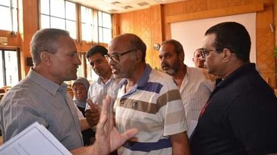 محافظ الإسماعيلية: حلول جذرية لشكاوى مرضى الغسيل الكلوي