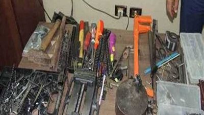 ضبط شخص يدير ورشة لتصنيع الأسلحة النارية بالبساتين