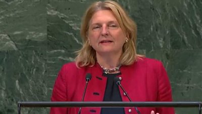 شاهد..وزيرة خارجية النمسا تستهل كلمتها أمام الجمعية العامة للأمم المتحدة بالعربية