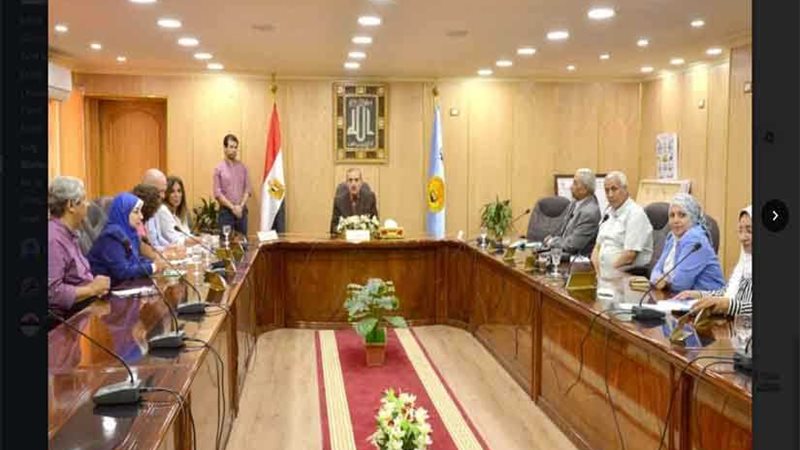 محافظ أسيوط يلتقي