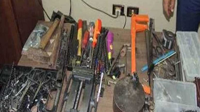 ضبط شخص يدير ورشة