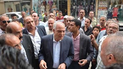 محافظ الجيزة يتفقد الشارع السياحي بكرداسة