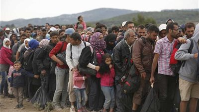 إيطاليا تعتزم تقليص المساعدات المالية للمهاجرين إلى 15 يورو