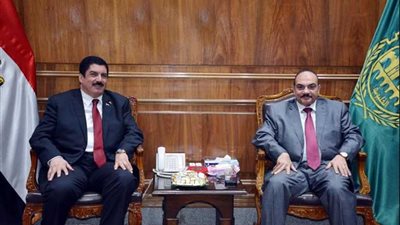 د. فرحات يلتقي محافظ القليوبية لتهنئته