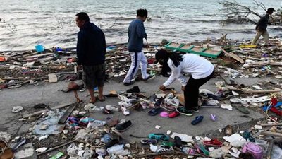 إندونسيا تعلن دفن ضحايا الزلزال في مقابر جماعية