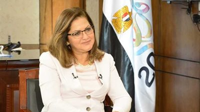 وزيرة التخطيط تدلي ببياناتها للجهاز المركزي للتنظيم والإدارة في أول أيام تعداد الموظفين