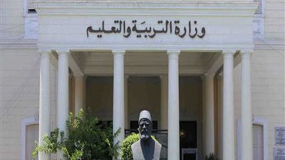 التربية والتعليم ..الصور المتداولة لطلاب يفترشون الأرض تم التقاطها من مدارس كربلاء العراقية