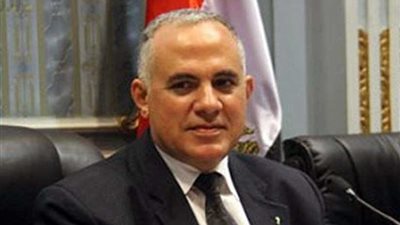 وزير الري يعرض استراتيجية الوزارة لإدارة الموارد المائية حتى 2021