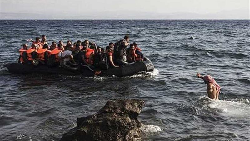 غرق 5 مهاجرين جراء