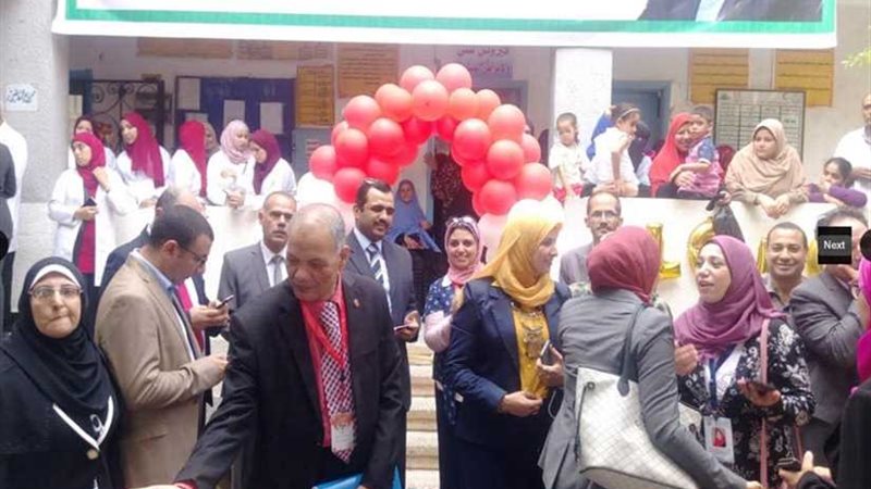 زغاريد وإقبال كثيف