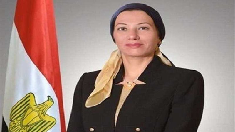 وزيرة البيئة تعرض