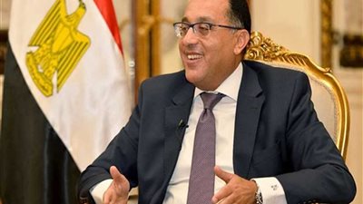 رئيس الوزراء يهنئ وزير الدفاع والإنتاج الحربي بذكرى نصر أكتوبر