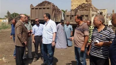 بدء أعمال نقل وإزالة مقلب القمامة الوسيط بالشيخ زياد في مغاغة بالمنيا