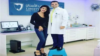 رد فعل غادة عبدالرازق بعد السخرية من صورتها مع طبيبها على انستجرام