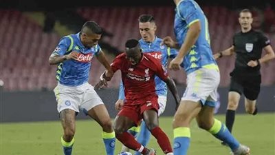 ليفربول يطمئن الجمهور على صحة كيتا بعد سقوطه فى مباراة نابولى