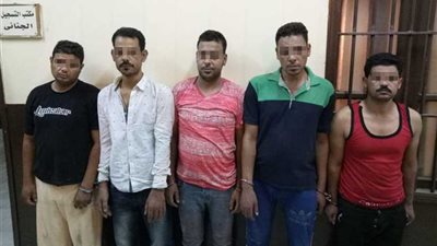 القبض على عصابة سرقت 210 آلاف جنيه بروض الفرج خلال 24 ساعة.. صور