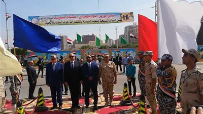 محافظ الغربية يضع اكليل الزهور على قبر الجندى المجهول