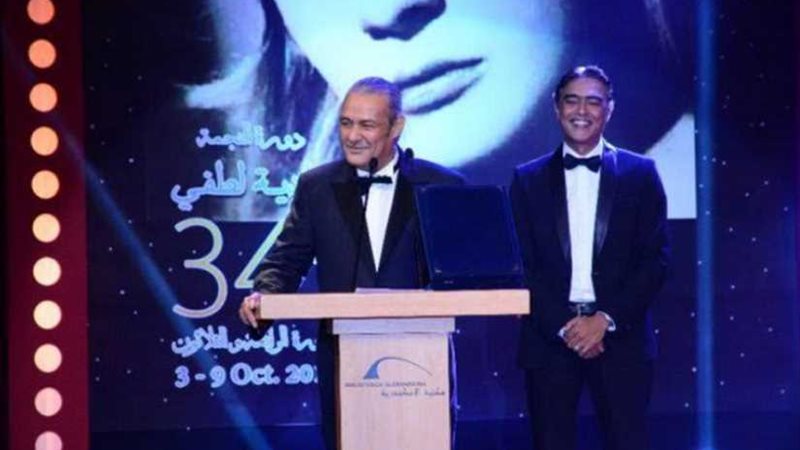 رسائل نجوم الفن لدعم