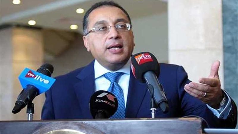 رئيس الوزراء يشيد