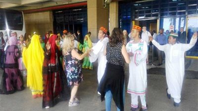 وصول فوج سياحي أسباني إلى مطار أسوان قادمًا من مدريد